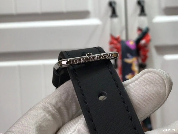 LOUIS NANO VUITTON AMAZON MESSENGER 0823